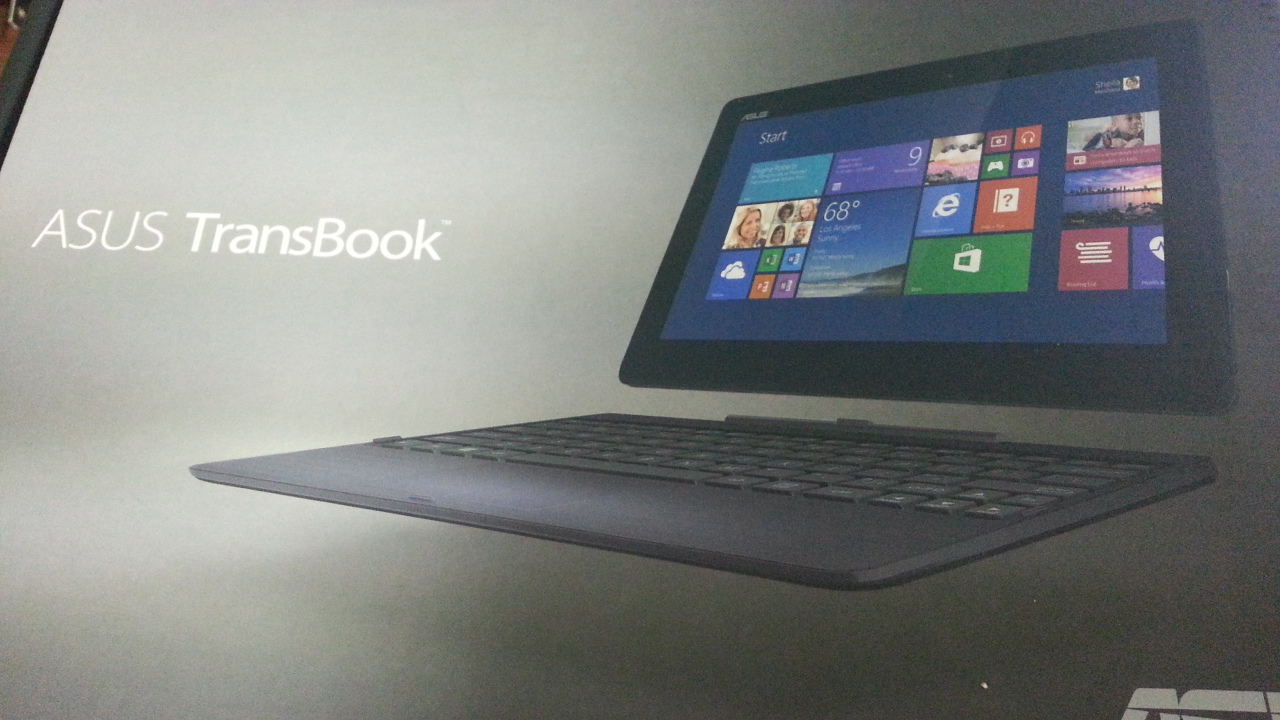 タブレットにもなるWindows8.1ノートパソコン、ASUS TransBook T100TA