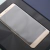 波紋状に光るZenFone 3 Deluxe ZS570KLの化粧箱
